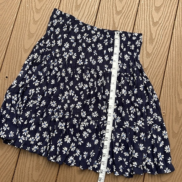 Express vintage 80’s boho white/blue daisies on navy ruffled mini skirt SZ M - Picture 6 of 7